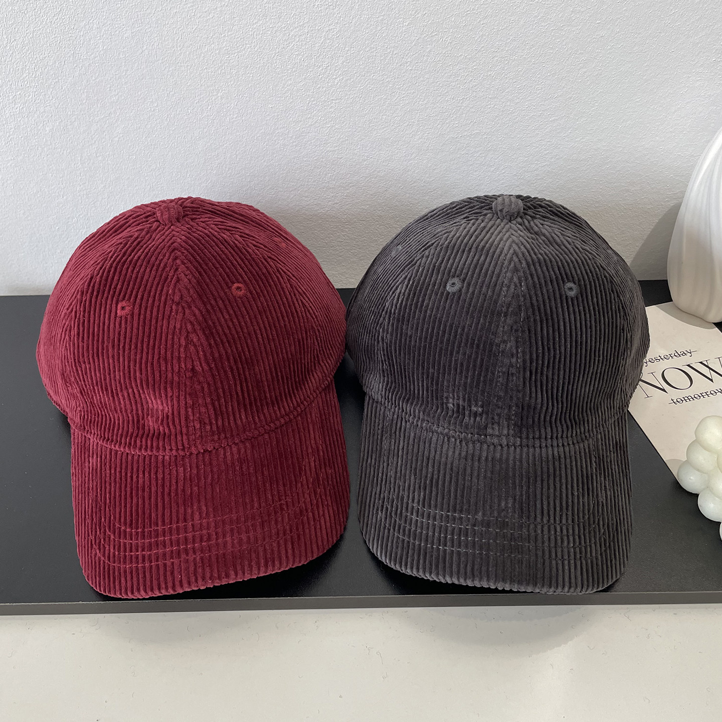 侧边字母金属扣软顶灯芯绒棒球帽子女时尚光版休闲百搭洋气鸭舌帽,淘宝优惠券,粉丝福利购,淘宝优惠卷