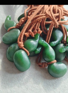 碧玉葫芦挂件特价不退换