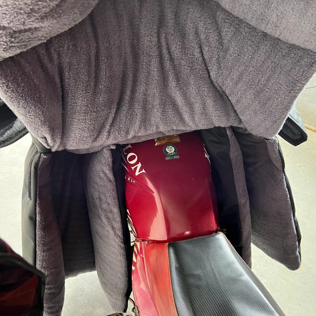 Motorcycle windshield quilt thickened and warm leather in winter