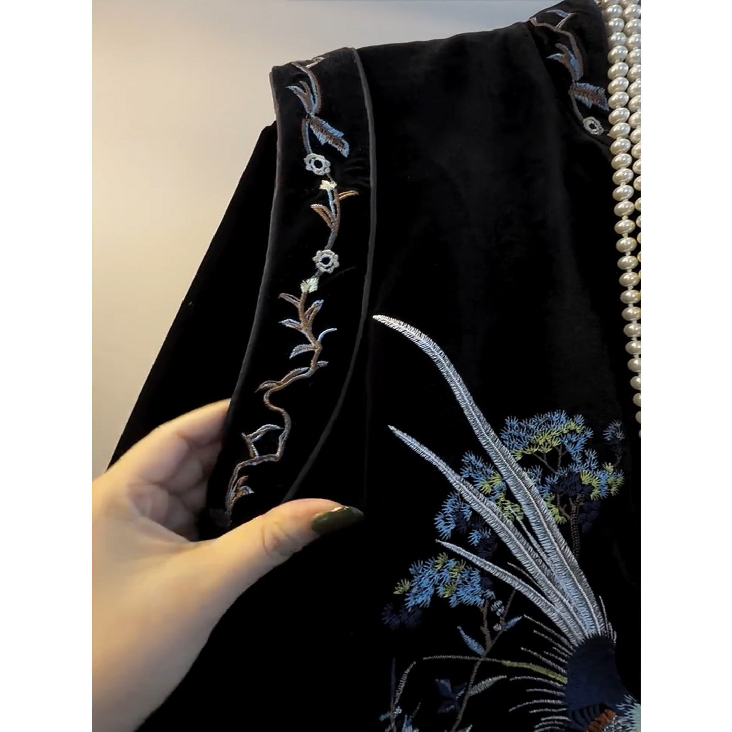 新中式国风特大码女装2025秋季新款高级感丝绒马甲裤子胖mm三件套,淘宝优惠券,粉丝福利购,淘宝优惠卷