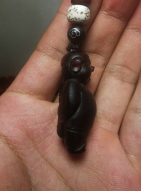 紫檀精雕刻猪财主钥匙小挂件吊坠