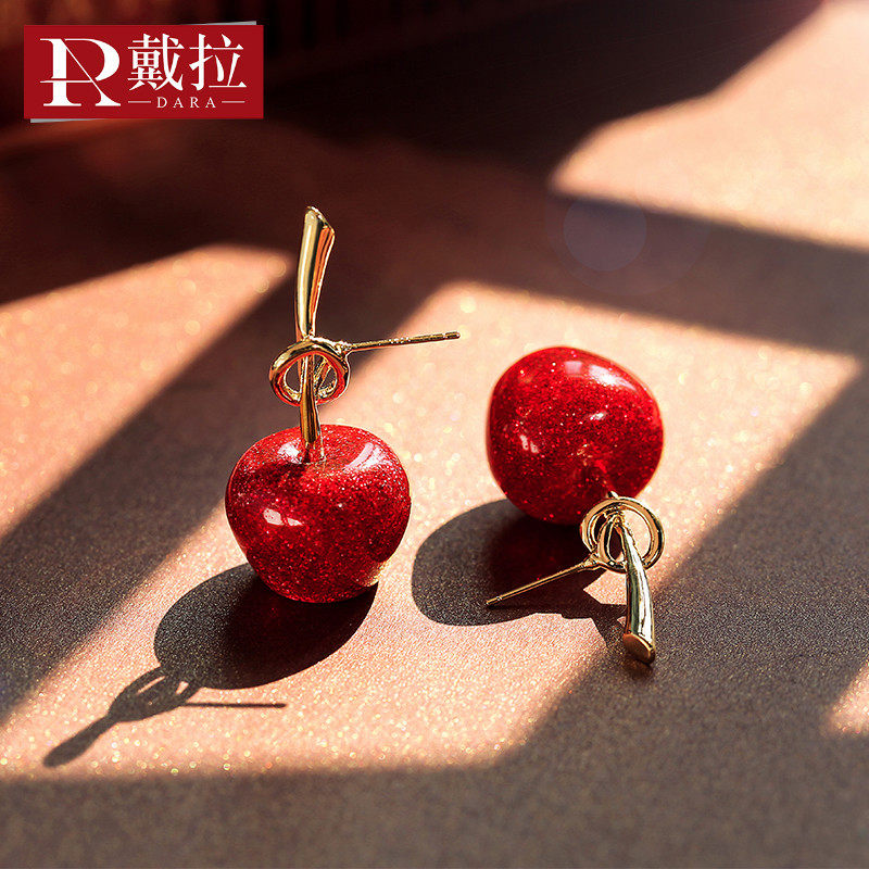 925银针夸张2020新款潮红色耳环 戴拉耳环