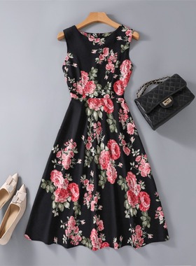 碎花清新甜美A字收腰无袖连衣裙