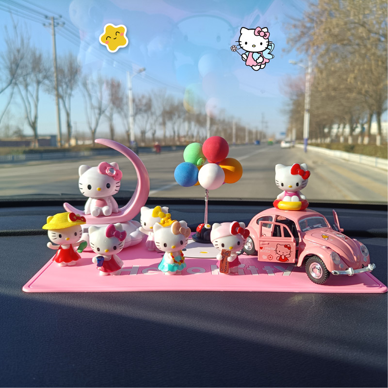 汽车卡通女生太阳能摇头摆件HelloKitty粉色车内老爷车整套装饰品 - 图0