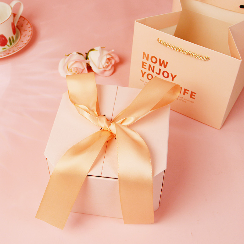 生日礼物女生闺蜜搞怪实用送女友朋友老婆女士内裤玫瑰花束礼盒装