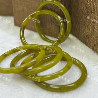 岫玉牛油果叮当手镯随机发