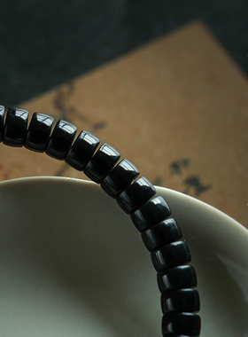 这款和田玉多宝手串美貌实用派！