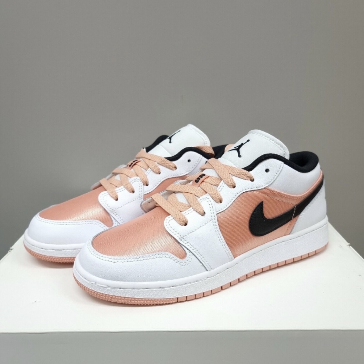 专柜正品Air Jordan1 GS Low AJ1女子低帮白黑粉休闲鞋DM8960-801 - 图2