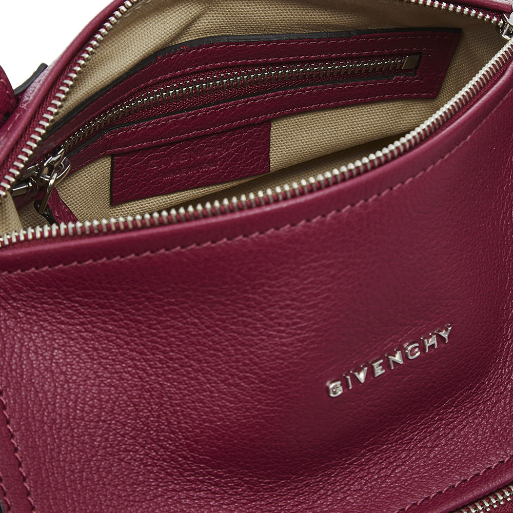  天猫奢品直营女士包袋