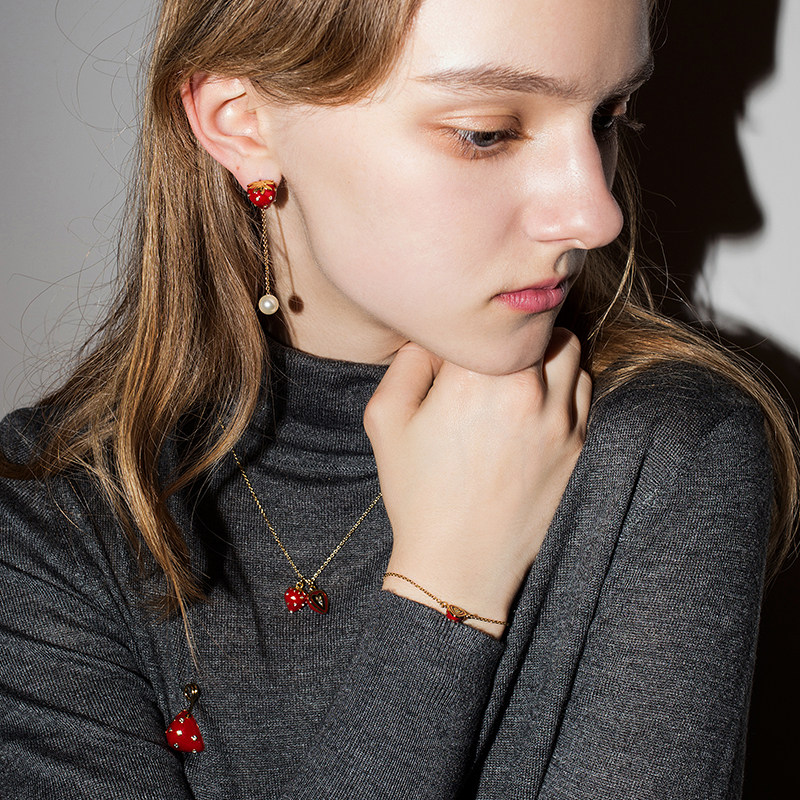 o.yang甜心草莓冷女施华洛世奇手链 oyang手链