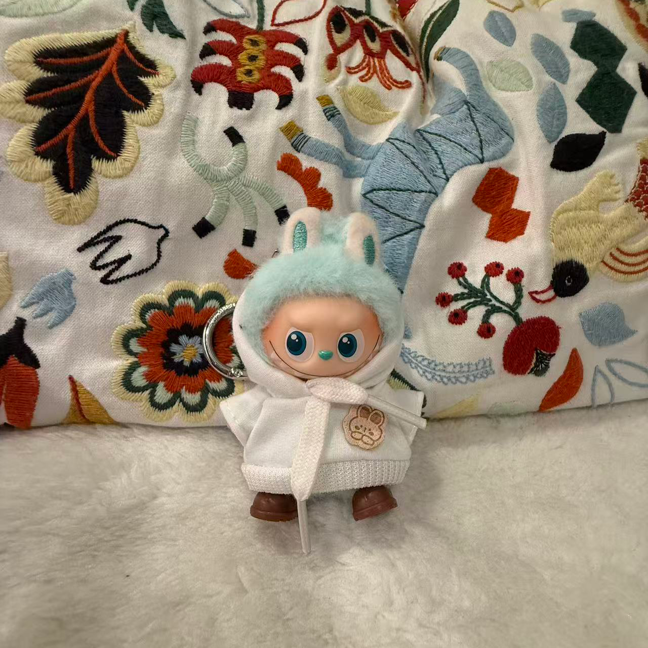 拉布布公仔mini连帽卫衣labubu四代迷你10cm心底密码4.0娃衣套装 - 图0