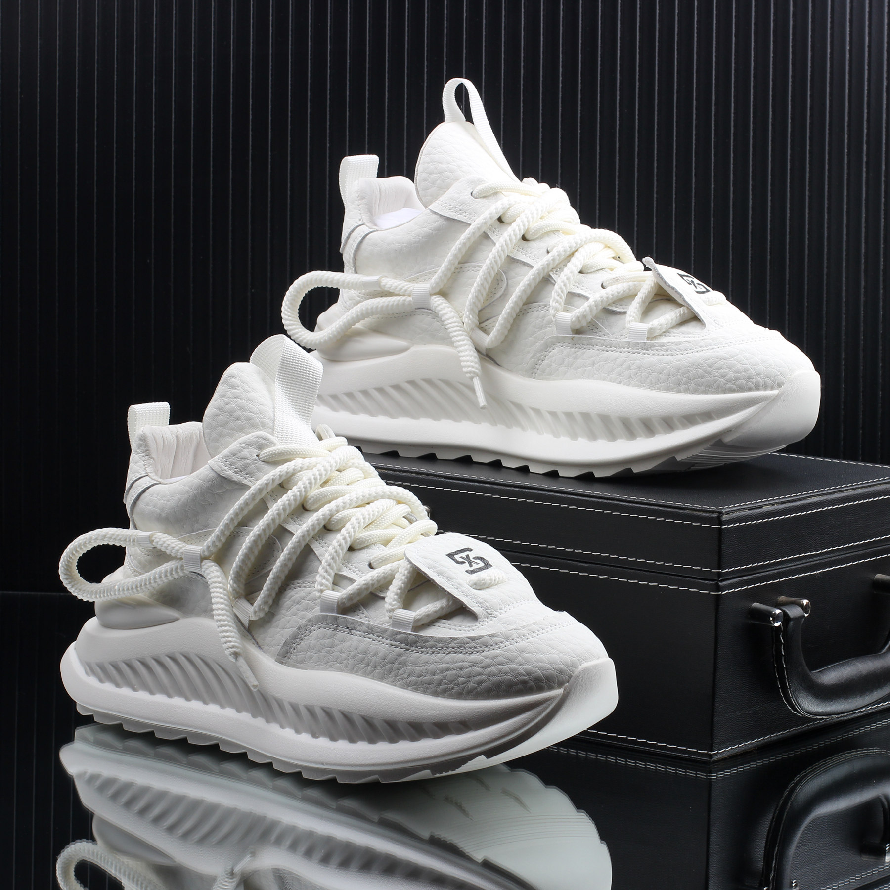 2025冬季新款加绒保暖爆款老爹鞋男款厚底增高运动休闲鞋子高级感,淘宝优惠券,粉丝福利购,淘宝优惠卷