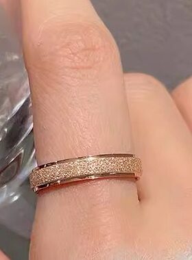 钛钢玫瑰金磨砂细闪情侣戒指