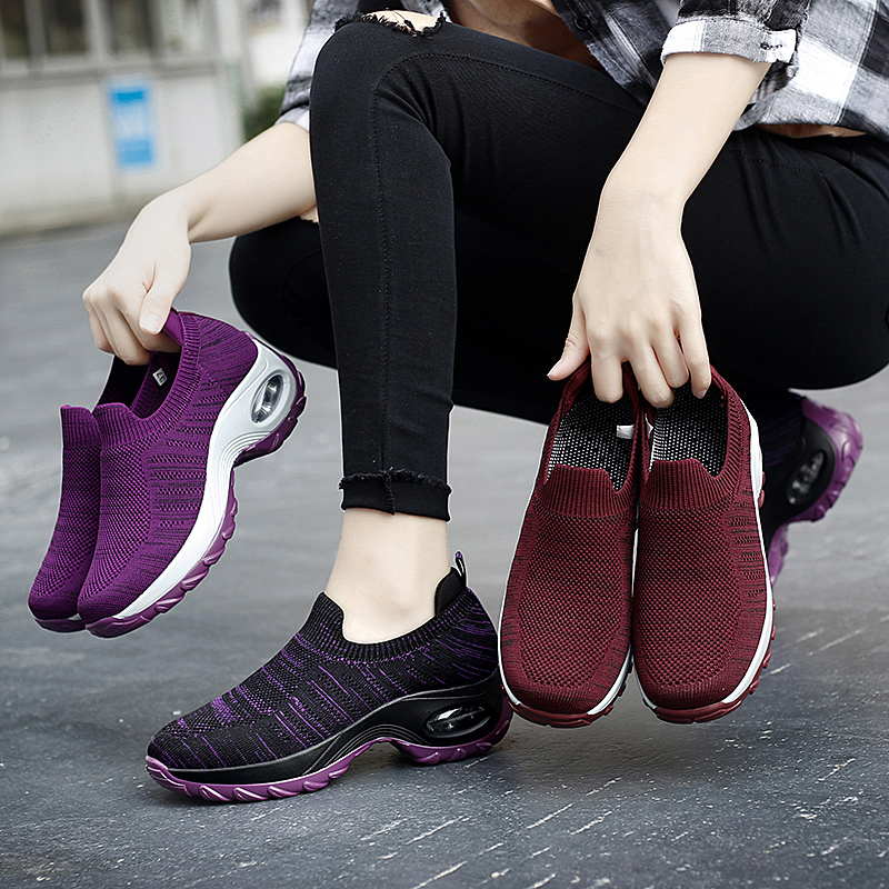 红鞋子妈妈款老北京布鞋红色厚底轻便旅游走路鞋舒适中年运动秋鞋
