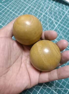 泗水砭石帝王黄手串，手链手球，马头山老料，圣水峪料子带黑斑点