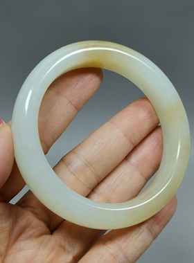 天然和田玉羊脂玉手镯57圈口玉镯