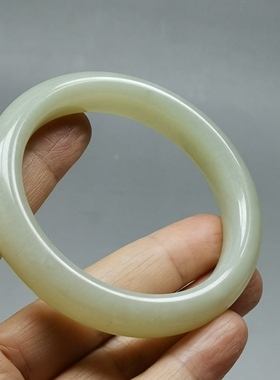 特价天然和田玉手镯56mm圈口玉镯