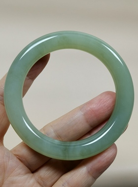 天然和田玉58mm圈口青玉手镯