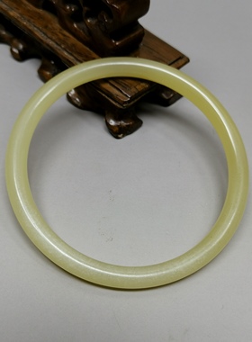 天然和田玉手镯59圈口叮当细条镯