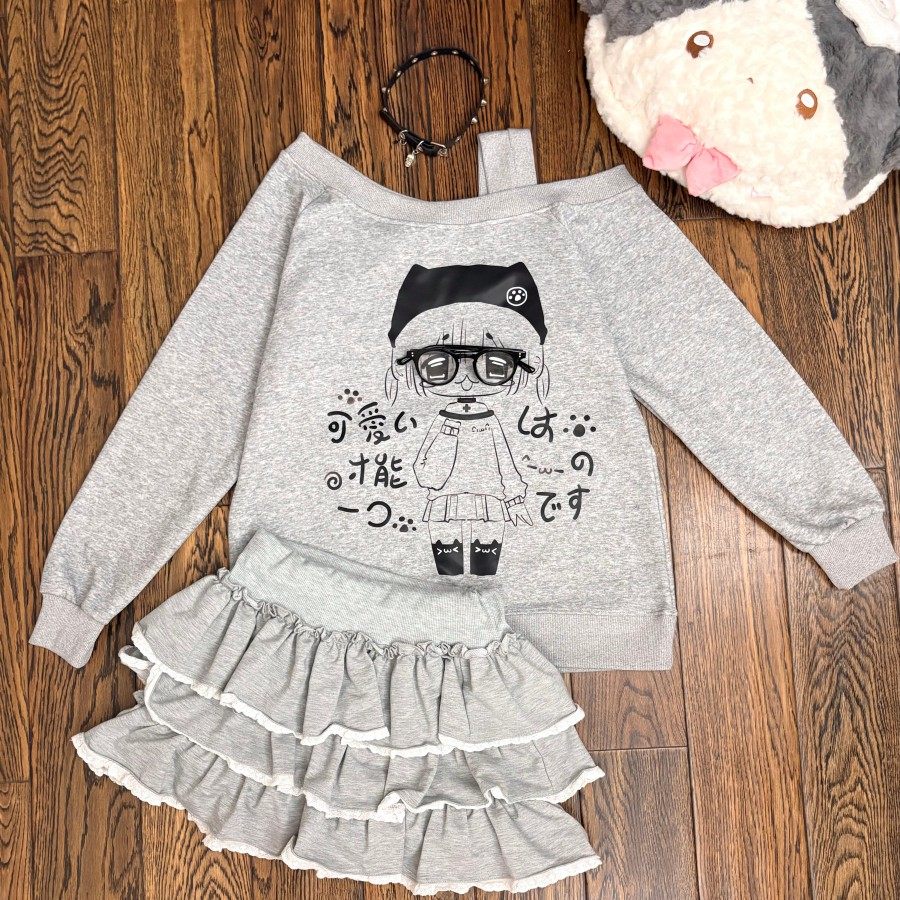 blurredbear原创日系萌感宅系圆领套头漏肩早秋长袖二次元卫衣女 - 图1