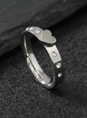 欧美简约立体爱心镶钻钛钢戒指