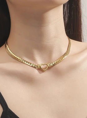 新款钛钢镂空爱心项链