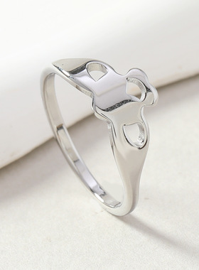 时尚爱心镂空几何镀金钛钢戒指