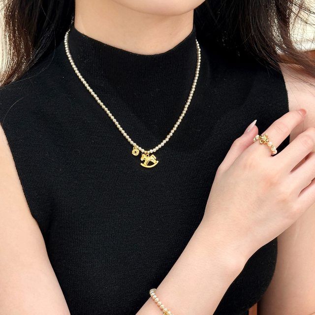 Crushed Ice Pony Pendant Coin Beads Necklace