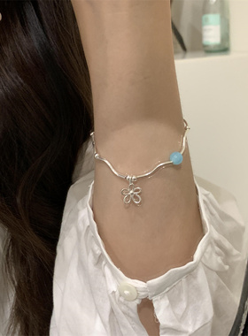 蓝色花朵弹力绳简约时尚气质小众设计高级感手链ins百搭气质手饰