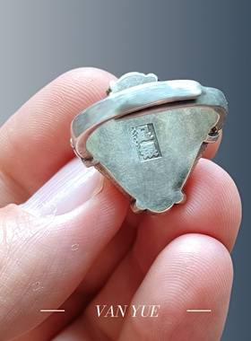 古玩收藏藏区回流老包浆老银镶嵌变色石女戒指藏银景泰蓝戒指指环