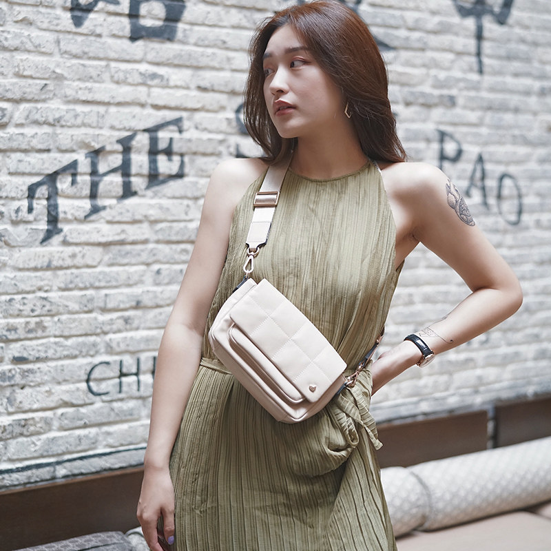 elle 2020秋冬新款98073休闲斜挎包 elle箱包女士包袋