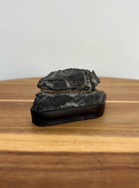 天然灵璧石滴水山形桌面小摆件 手把山 书桌茶桌小石头原石摆件