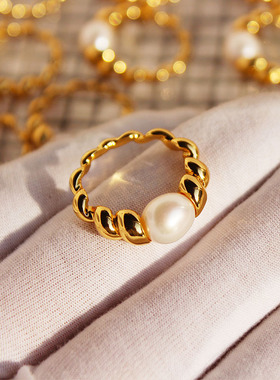 日韩时髦气质扭花斜纹女淡水珍珠