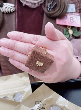 草莓蝴蝶结生巧项链在途食玩