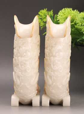 貔貅酒杯摆件洁白玉质搭配金色纹饰提升家居气场的佳品。