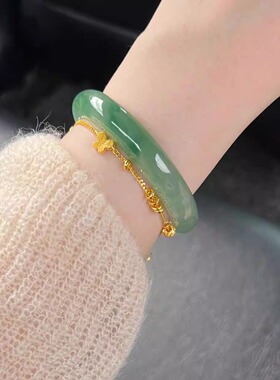 冰种飘绿翡翠正圈手镯女款送礼