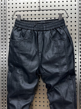 ລະດູຫນາວໃຫມ່ຜູ້ຊາຍ velvet thickened ລົດຈັກ takeout ຂີ່ pants ຫນັງຜູ້ຊາຍລົດຈັກ PU ອົບອຸ່ນແລະ windproof ຂະຫນາດນ້ອຍ-legged pants