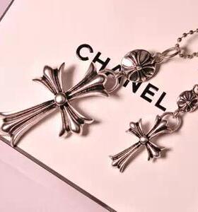 欧美复古十字架男女情侣个性项链钛钢网红夜店哥特朋克潮流毛衣链