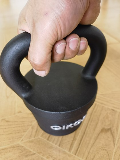 OIKOS all-round fitness kettlebell electrostatic spray casting heavy injection molding technology unisex firming buttocks body kettle