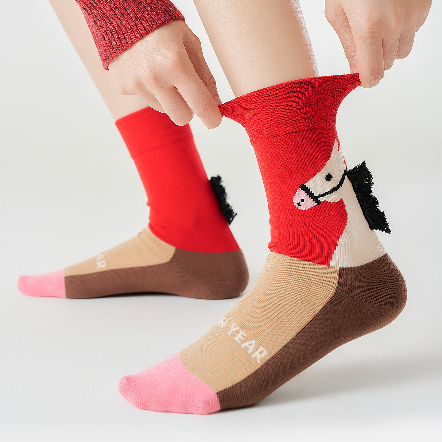 派米马年围巾女2026新年红色本命年红袜子女新年礼物冬季围脖礼盒,淘宝优惠券,粉丝福利购,淘宝优惠卷