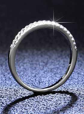 百搭莫桑石镶嵌纯银小排戒女仿真