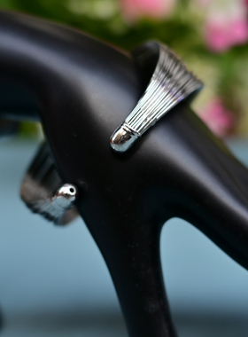 广西少数民族民间配饰苗银手镯