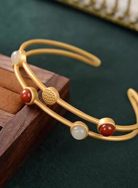 镀白金色嵌仿南红和田玉手镯