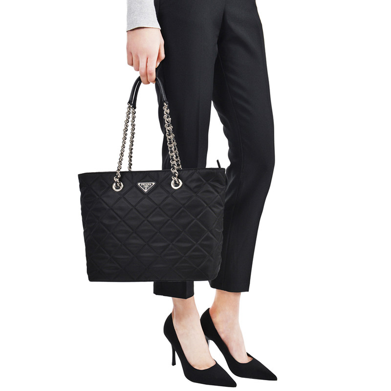 prada /普拉达尼龙布菱格手提包 KeanGlobal海外女士包袋