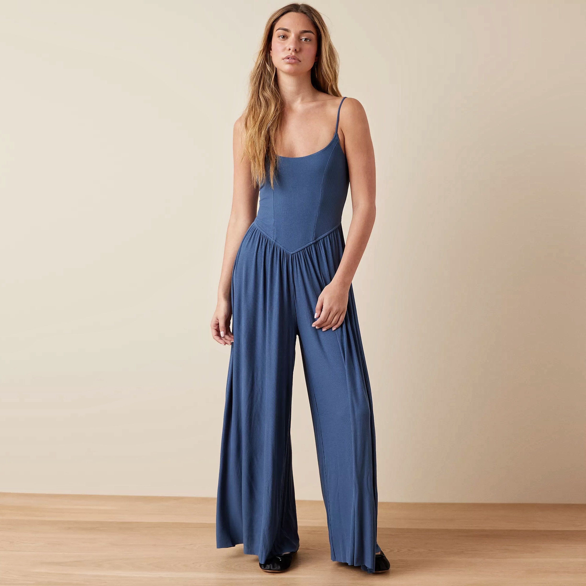 美系小众AE 女款 鱼骨垂感柔软性感吊带阔腿连体裤 四色,淘宝优惠券,粉丝福利购,淘宝优惠卷