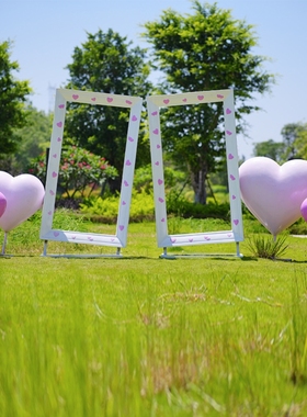 网红拍照爱心相框公园景区雕塑