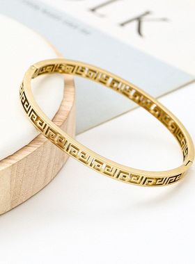 跨境新款长城纹钛钢手镯女复古宫廷风小众轻奢高级设计感手镯饰品