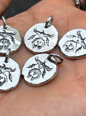 做旧老鹰闪电图腾月牙刻印银饼