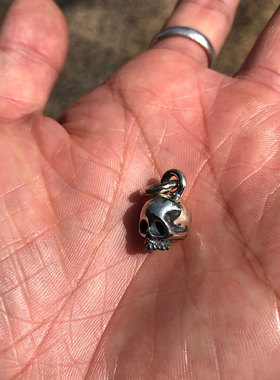 日本做旧复古骷髅吊坠