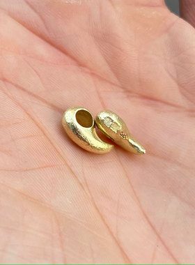 日本手工18K金实心勾玉复古吊坠